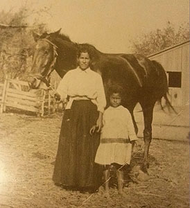 Remethia Acevedo Griffin and Irene Griffin / northern Bexar County, Texas c.1920 / courtesy of Griffin family